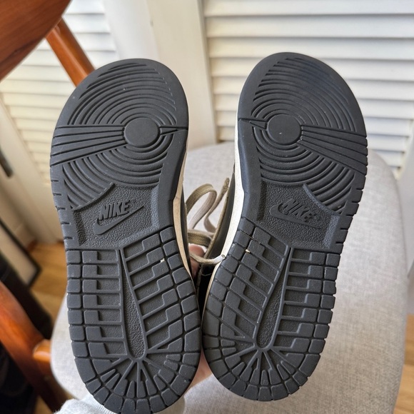 Nike Kid's Dunk High Top Athletic Shoe Sneakers Black Anthracite White 2Y - Picture 6 of 9